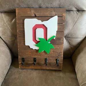 THE OHIO STATE key chain holder.
